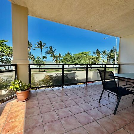 Townsville Beachfron Apartments On The Strand - 2 Exterior photo