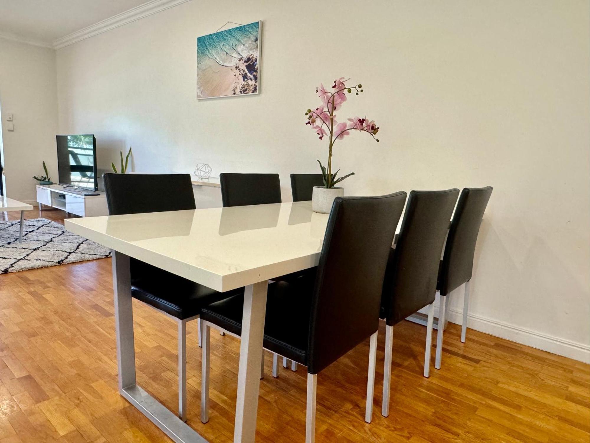 Townsville Beachfron Apartments On The Strand - 2 Exterior photo