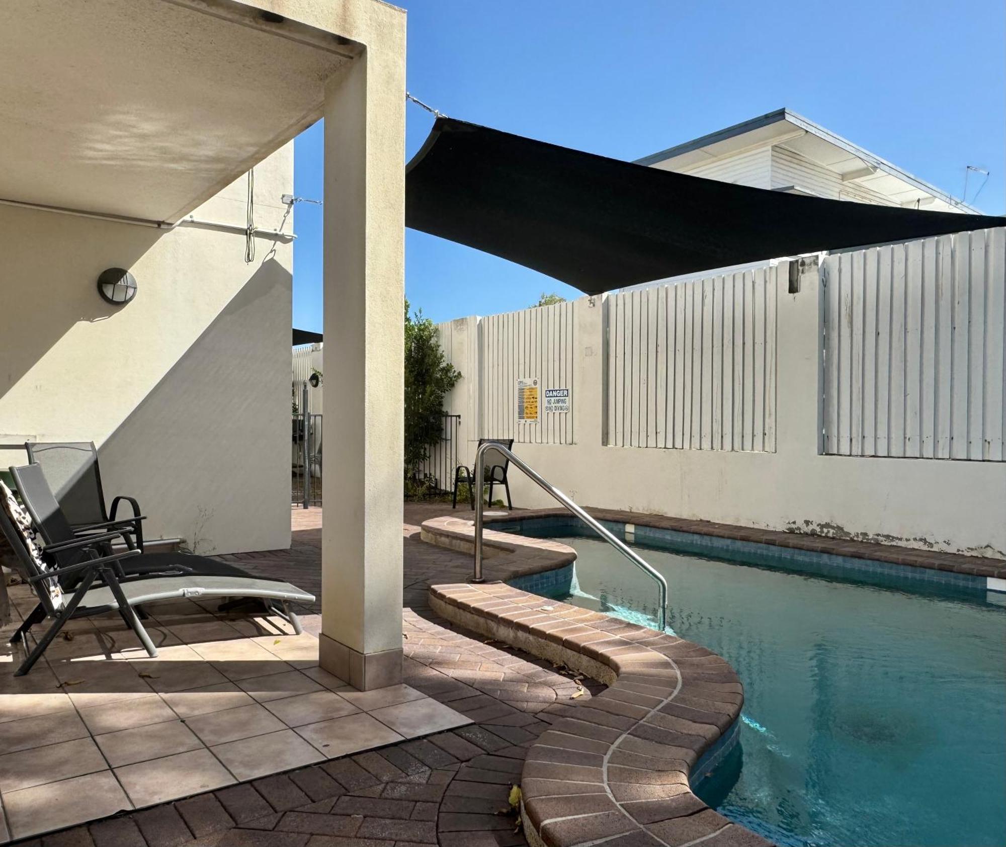 Townsville Beachfron Apartments On The Strand - 2 Exterior photo