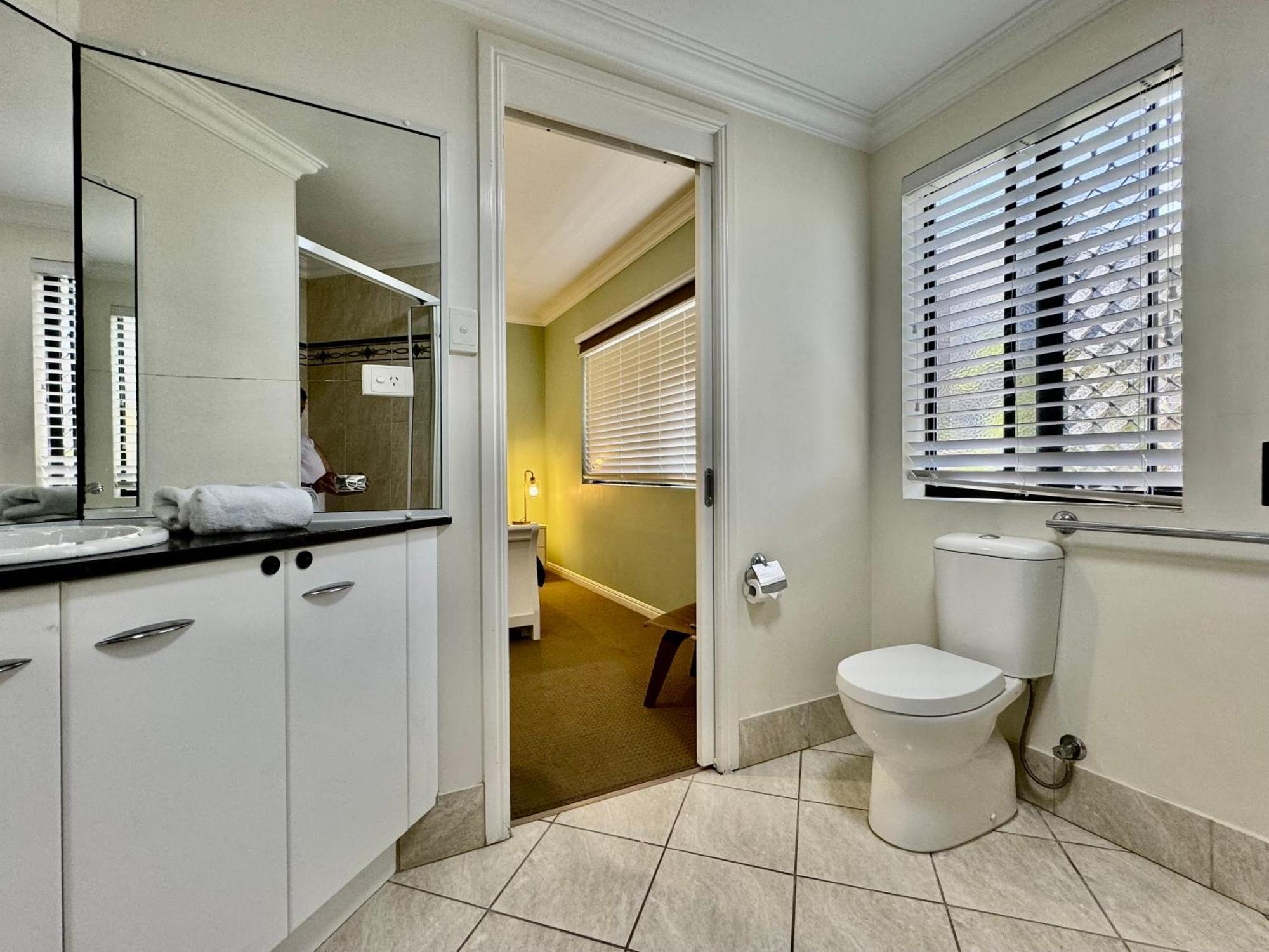 Townsville Beachfron Apartments On The Strand - 2 Exterior photo